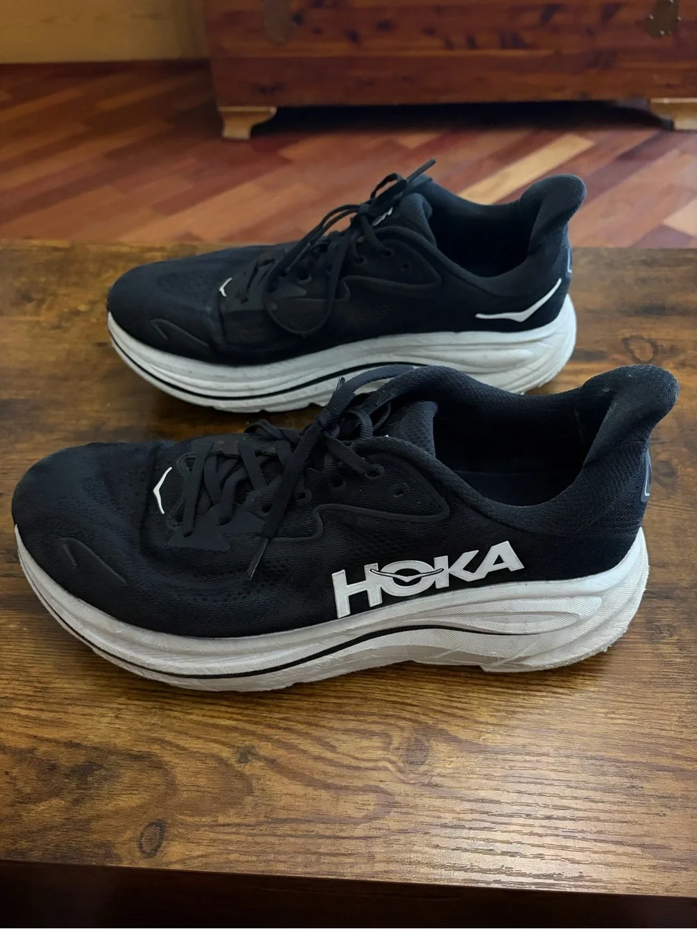 Hoka One One Clifton 10 Men's Size 11 2E Running Shoes Black/White